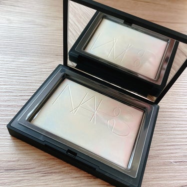 ライトリフレクティング プリズマティックパウダー/NARS/プレストパウダーを使ったクチコミ（1枚目）