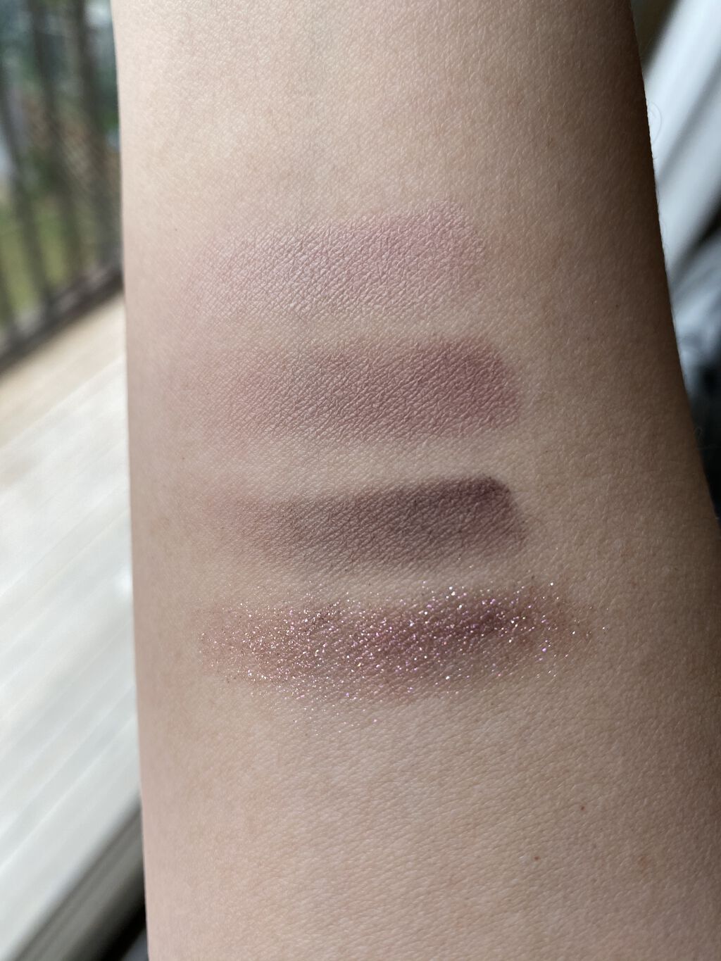 グラスティングウォーターティント 韓服エディション #13 berry violet/rom&nd/リップティントを使ったクチコミ（2枚目）