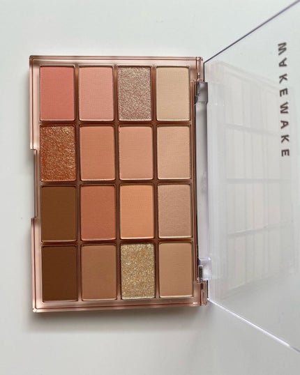 KANNIE on LIPS 「WAKEMAKESOFTBLURRINGEYEPALETTE0..」(4枚目)