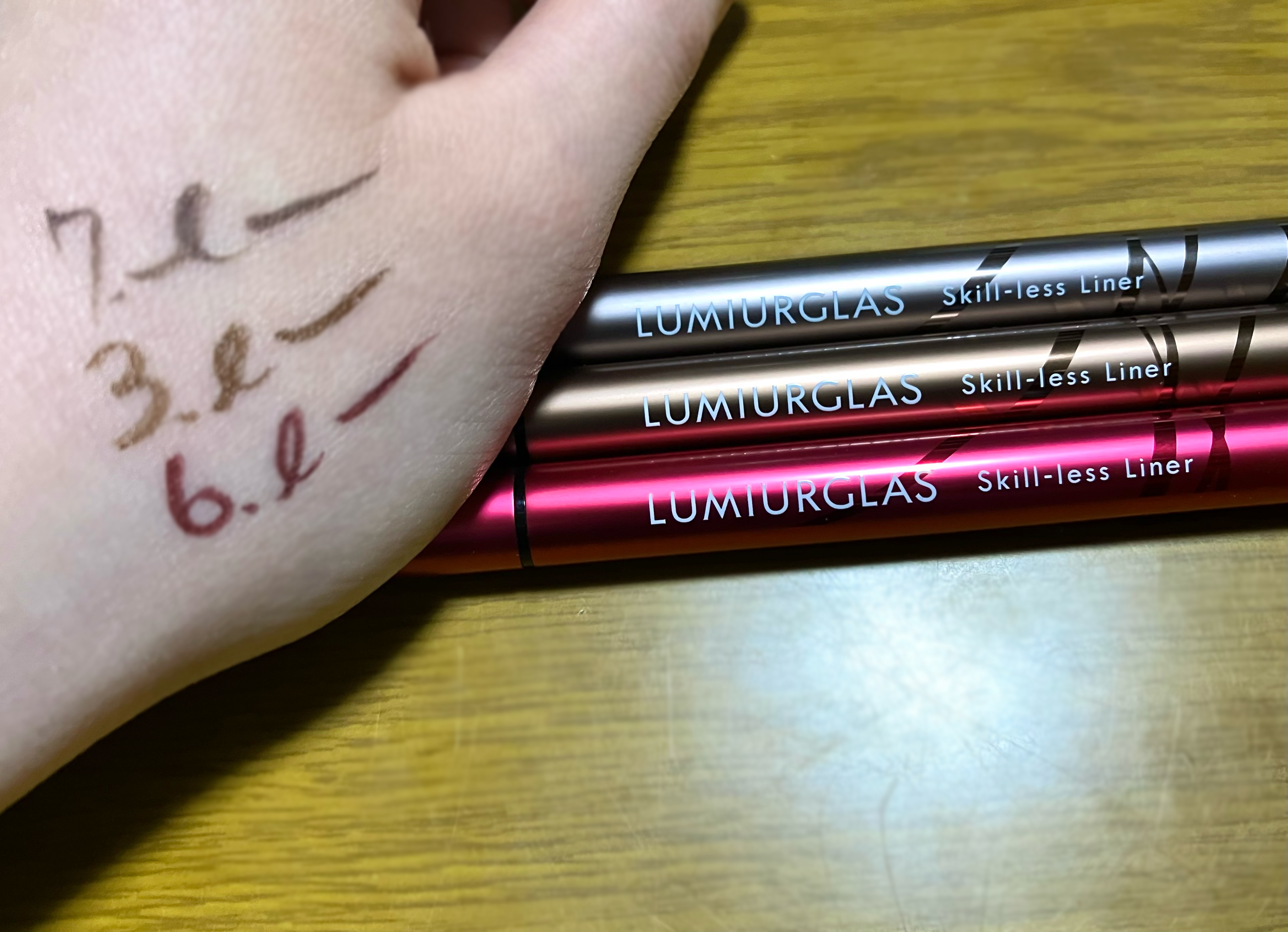 スキルレスライナー/LUMIURGLAS/リキッドアイライナーを使ったクチコミ（3枚目）