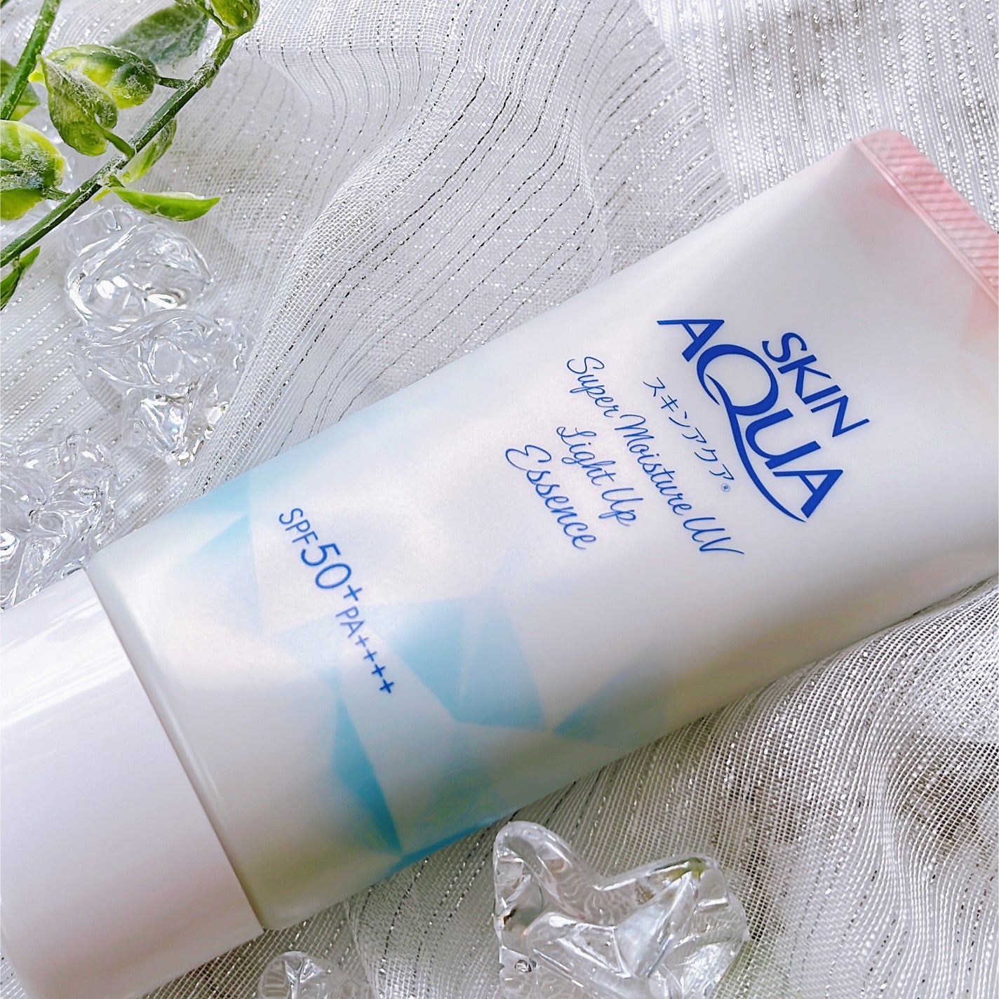 スーパーモイスチャーUVライトアップエッセンス/スキンアクア/日焼け止めローションを使ったクチコミ(5枚目)