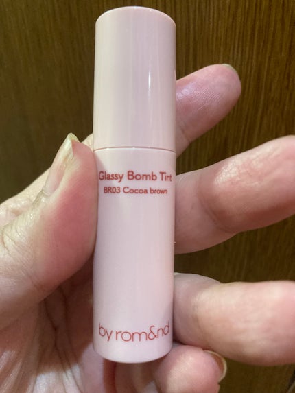 アンドバイロムアンド グラッシーボムティント BR03 ココアブラウン/&nd by rom&nd/リップティントを使ったクチコミ(1枚目)