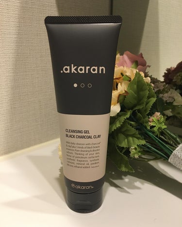 akaran ブラックジェルクレンジング

...........

ブラックジェルクレンジングをお試ししました♩

ほどよい硬さのテクスチャなので、
肌にのせたときに流れることもなく、メイクと馴染ませ