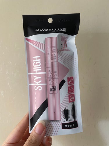 




【使った商品】
MAYBELLINE NEW YORKメイベリン スカイハイ

【良いところ】

・塗りやすい！
シリコン？タイプのアプリケーターだから梳かすように塗れます

・ダマにならない