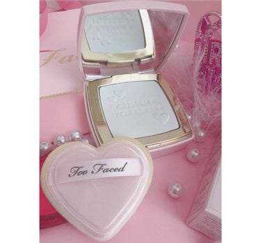 プライムド & ポアレス + フェイス パウダー/Too Faced/プレストパウダーを使ったクチコミ（3枚目）