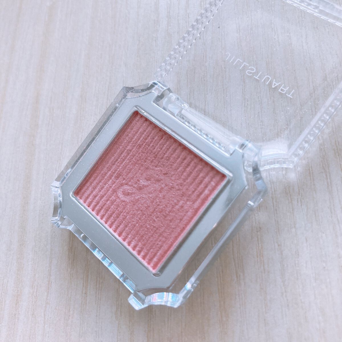 アイコニックルック アイシャドウ/JILL STUART/単色アイシャドウを使ったクチコミ(2枚目)