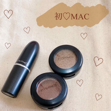 ついに！初めてMACのコスメを買いました🤤💓


こんな田舎にもやっと店頭にMACが出来たという事で、早速今日買ってきましたー！！嬉しすぎ！！
他にもボビイとかクリニークとかあって
めちゃくちゃテンショ