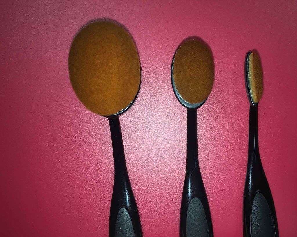 春姫ファンデーションブラシ(オーバル型)/DAISO/メイクブラシを使ったクチコミ（1枚目）