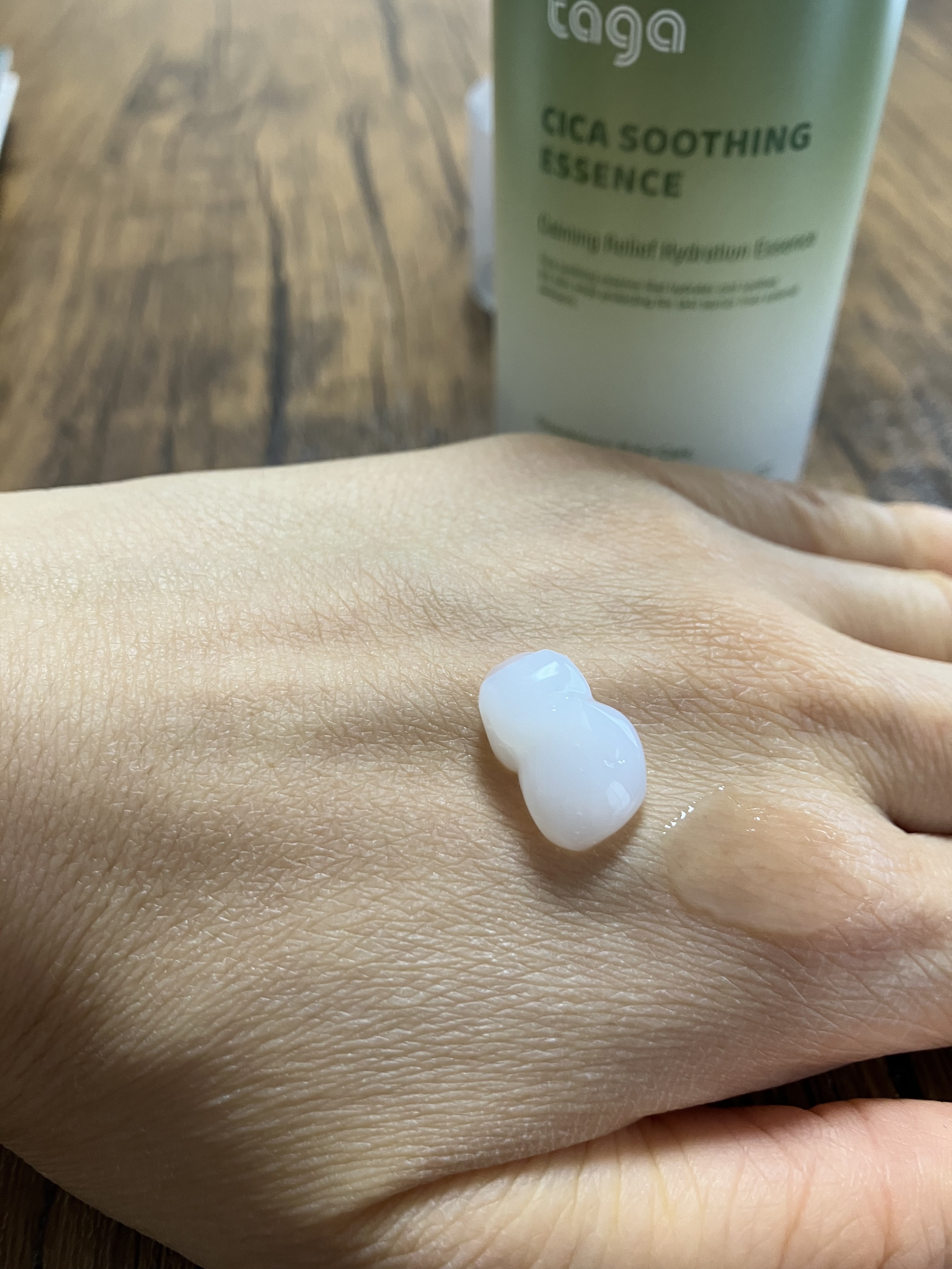 シカ スージングエッセンス/TAGA/フェイスクリームを使ったクチコミ（3枚目）