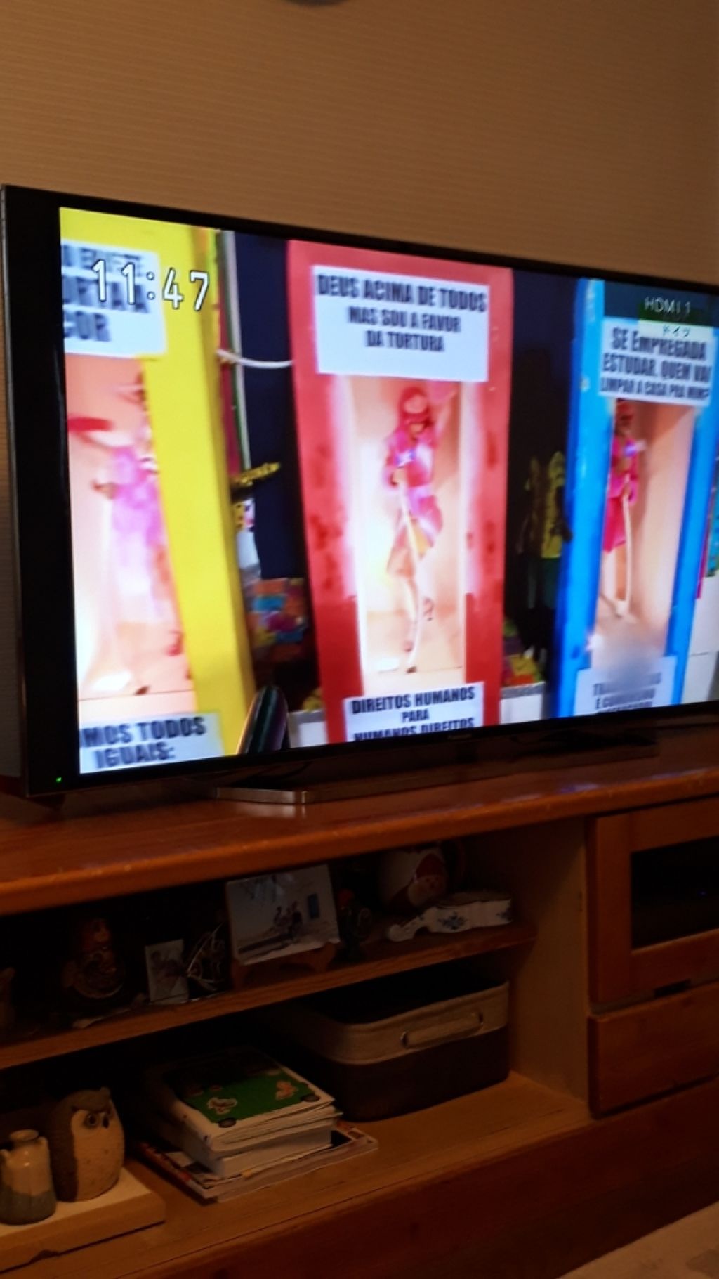 魅乃乎 小栗旬love 大人女子 on LIPS 「#ワールドニュース#リオのカーニバルこのメイクがやりたい✨..」(2枚目)