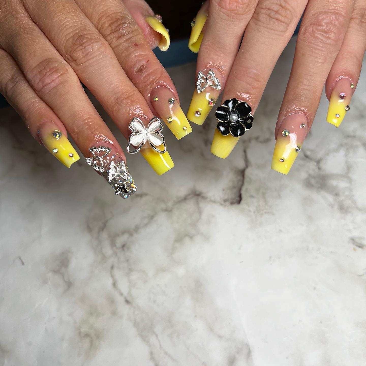 #蝶々ネイル,#ネイル,#ニュアンスネイル,#スカルプネイル,#ジェルネイル,#ママネイル,#ギャルネイル,#大人ネイル,#派手ネイル,#ネイル,#城陽ネイル,#京都ネイル,#大阪ネイル,#奈良ネイルのネイルデザイン