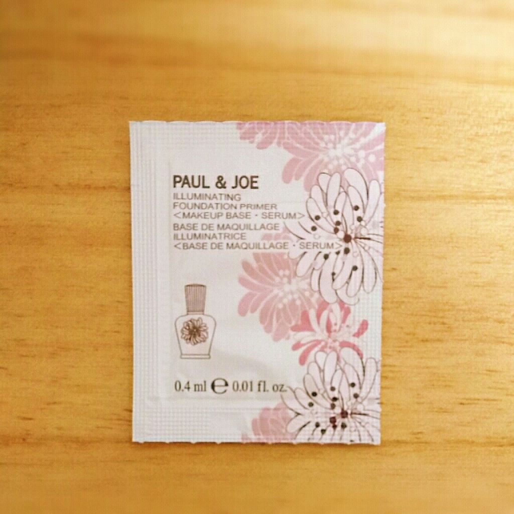 VOCE　5月号の付録。
ポール&ジョー　ラトゥーエクラファンデーションプライマーNのサンプルです。

とりあえず、一回分使用してみての感想。

めっちゃツヤ肌になった！！
顔色もワントーンぐらいアップした！

上からマット系のお粉を重ねた