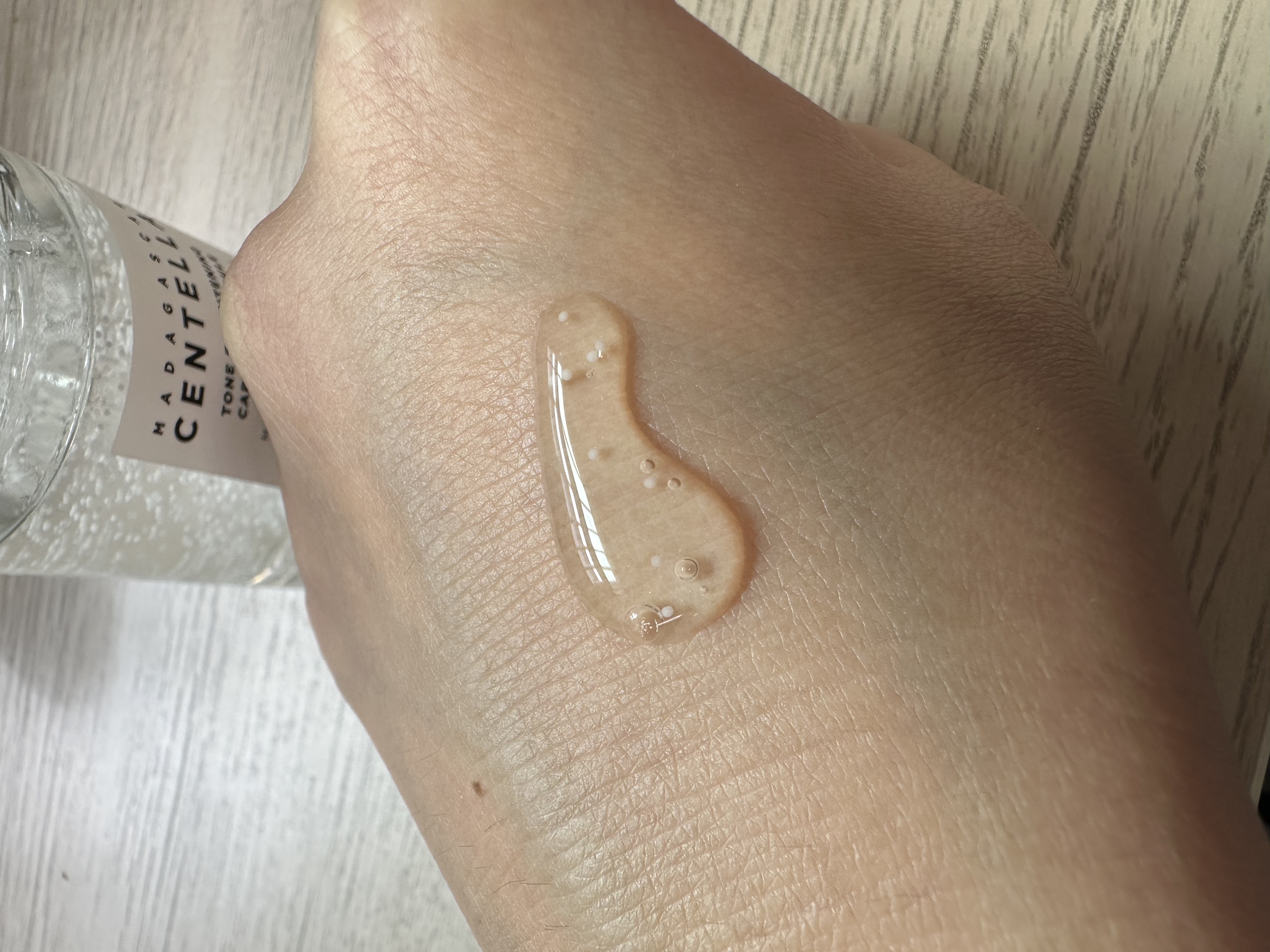 トーンブライトニング カプセルアンプル/SKIN1004/美容液を使ったクチコミ（2枚目）