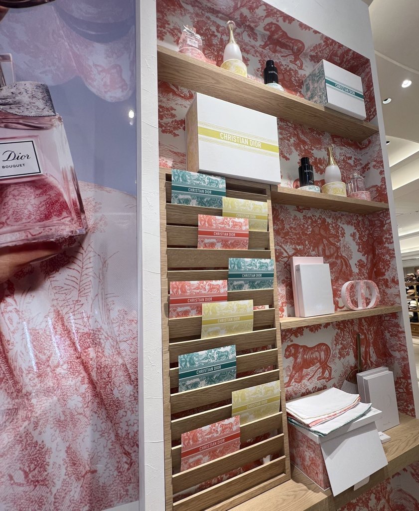 ロージー グロウ/Dior/パウダーチークを使ったクチコミ（3枚目）