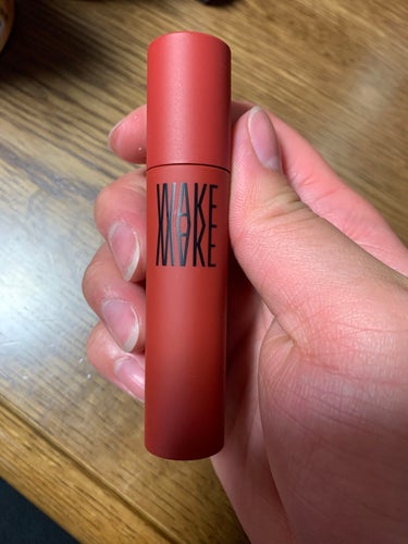 WAKEMAKE　
WAKEMAKE  Lip Paint 02BRICK PAINT

Qoo10で購入

濃い赤
1つでパキッと決まる色
グラデ作っても可愛い
チョコみたいな匂い
ご飯食べたら多少色