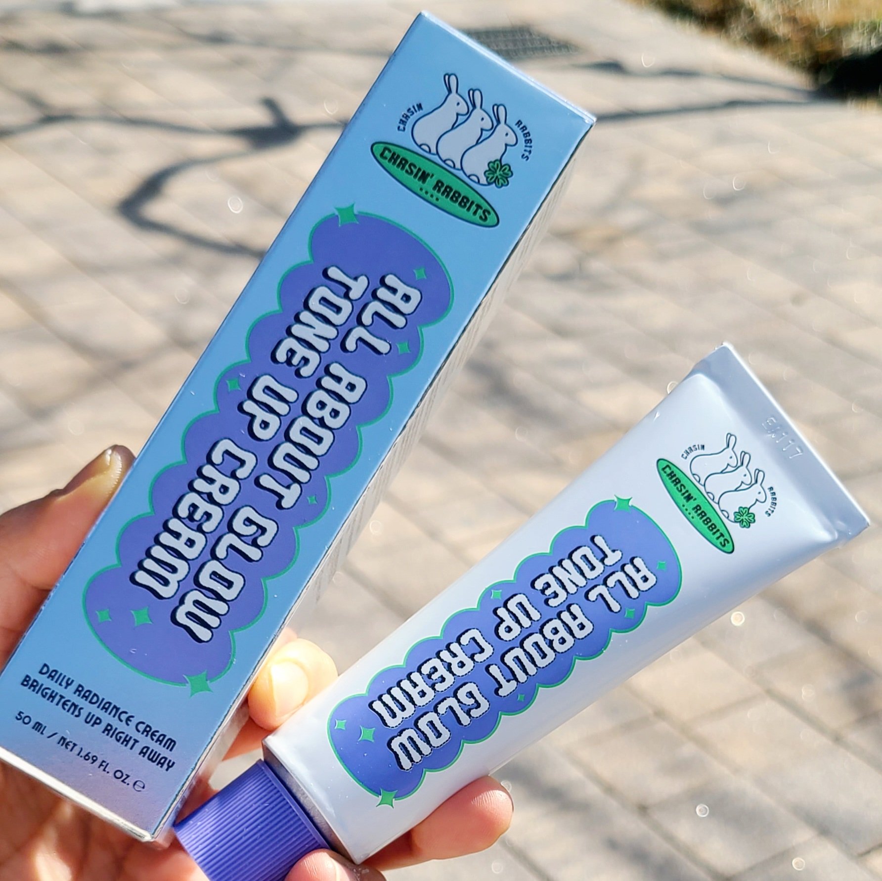 可愛い見た目♥️伸びる潤うトーンアップ

CHASIN'RABBITS
オールアバウトグロウトーンアップクリーム

まず、パッケージの可愛さに胸がキュンとなりました…
ヨーロッパ風の可愛いパッケージ！
顔だけでなく身体の気になる黒ずみもトー