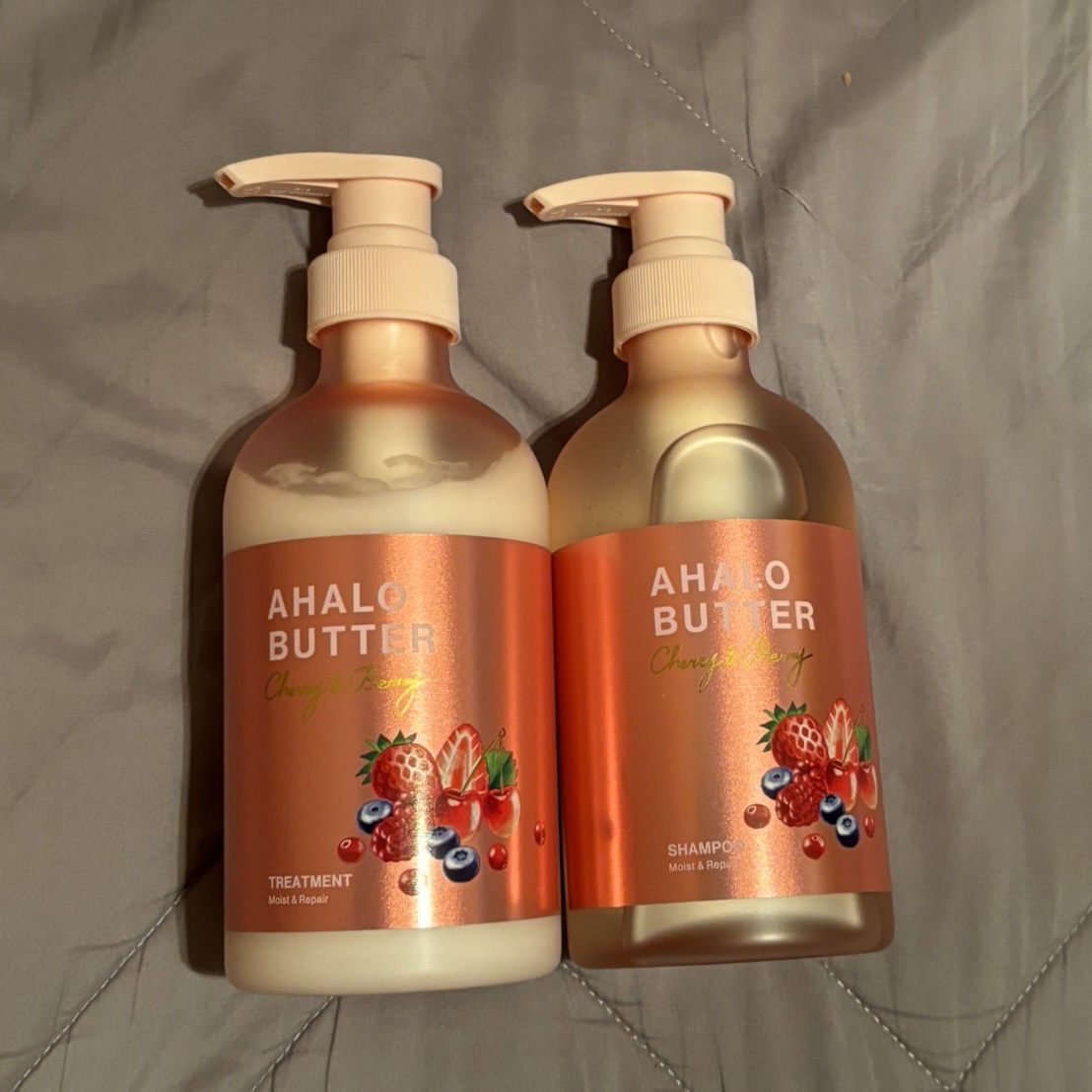 モイスト＆リペア シャンプー＆ヘアトリートメント 限定キット チェリーベリーブロッサムの香り/AHALO BUTTER/市販シャンプーを使ったクチコミ（2枚目）