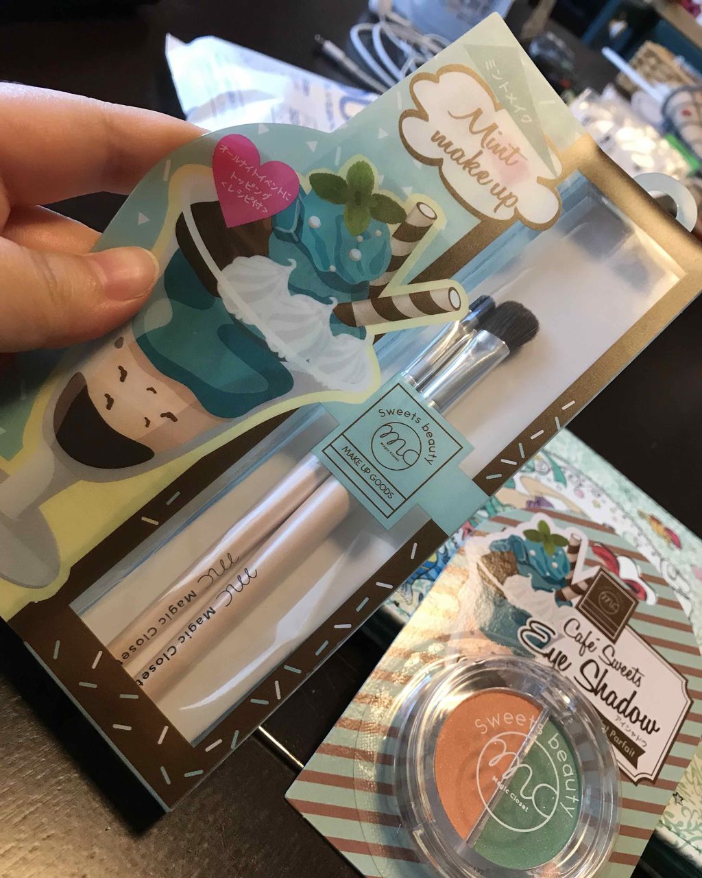 MCカフェスイーツアイシャドウ/3COINS/アイシャドウパレットを使ったクチコミ（1枚目）