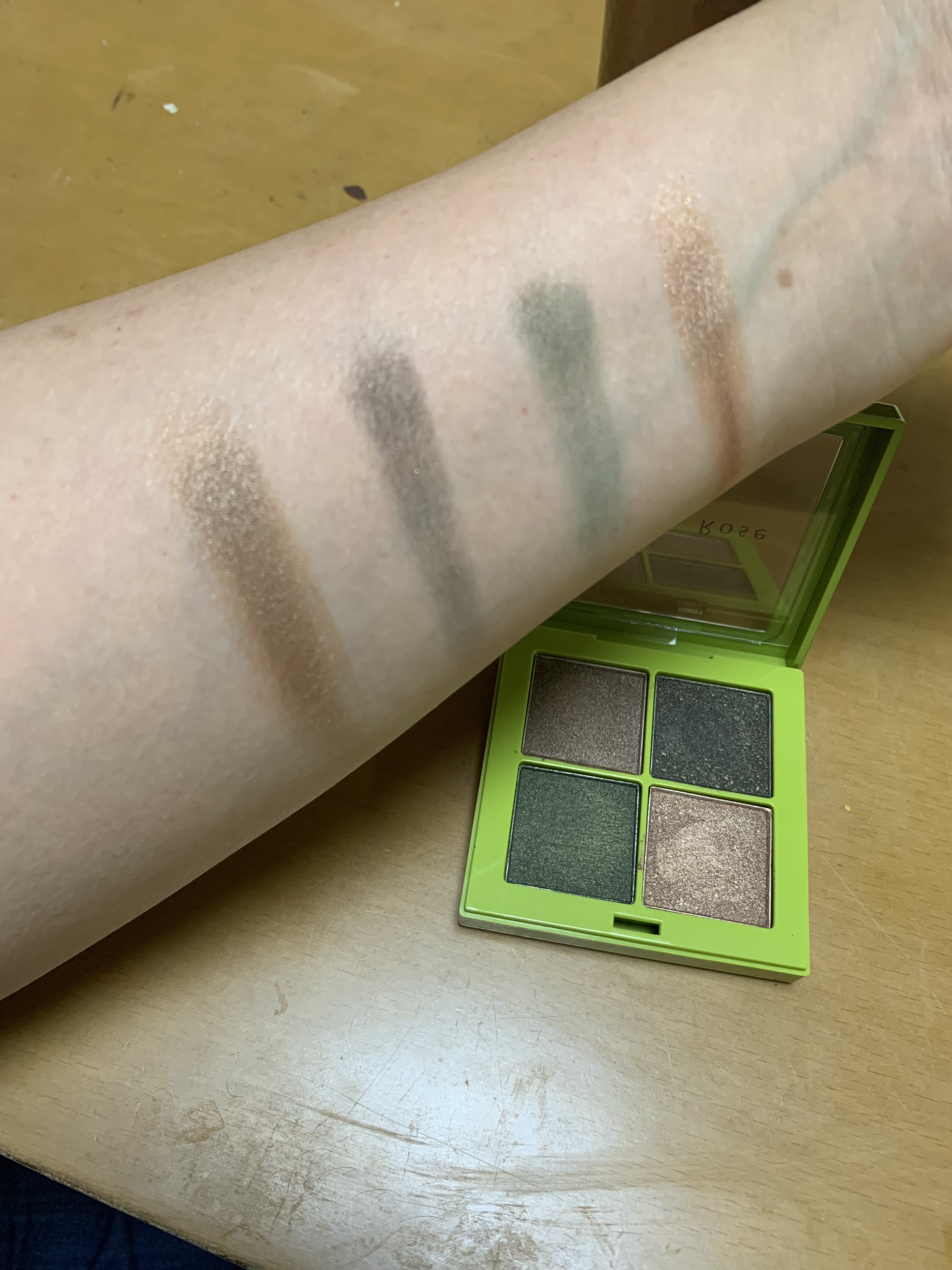  4色アイシャドウ/Étoile Rose/アイシャドウパレットを使ったクチコミ（3枚目）