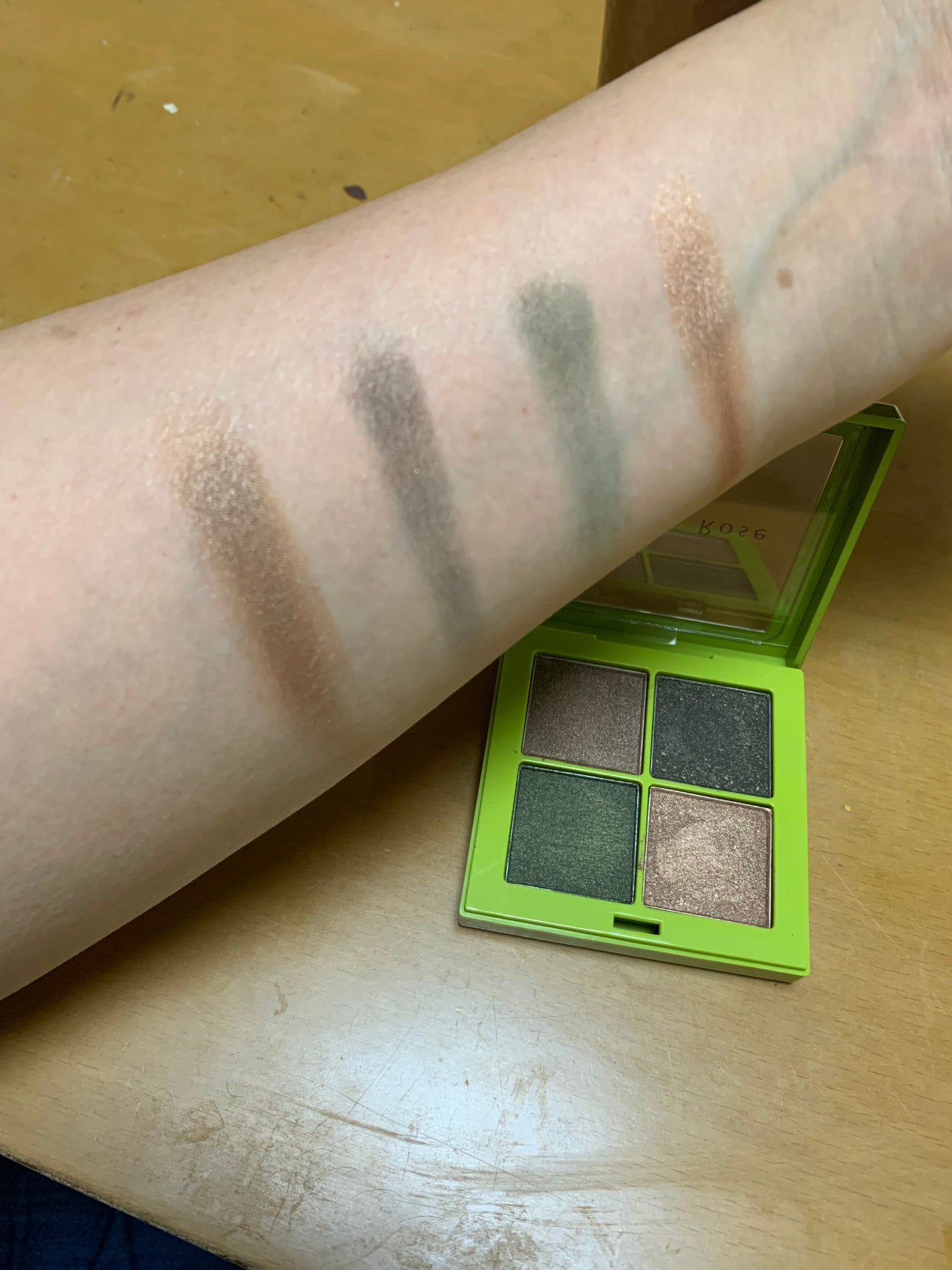 4色アイシャドウ/Étoile Rose/アイシャドウパレットを使ったクチコミ(3枚目)