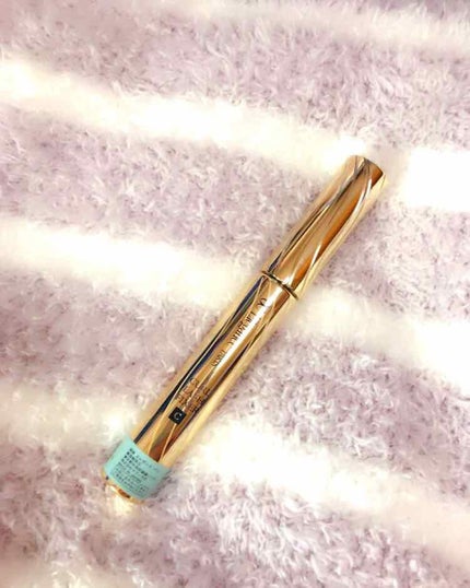 Elégance ボリュームラッシュ フィクサーのクチコミ「これ無しではアイメイクは完成しないと思えるマスカラ下地です。カールキープ力が高いので、私は、朝.....」(1枚目)