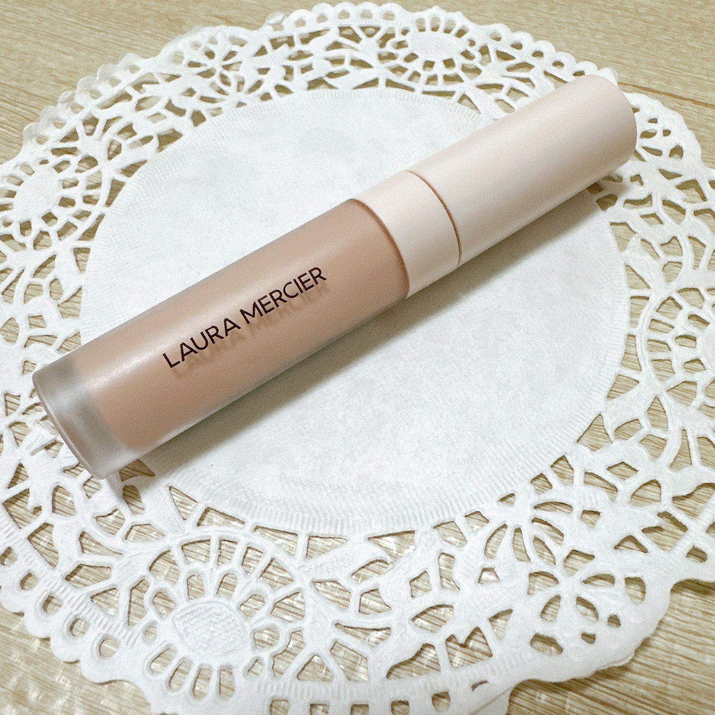 リアル フローレス ウェイトレス パーフェクティング コンシーラー/ローラ メルシエ/リキッドコンシーラーを使ったクチコミ(2枚目)