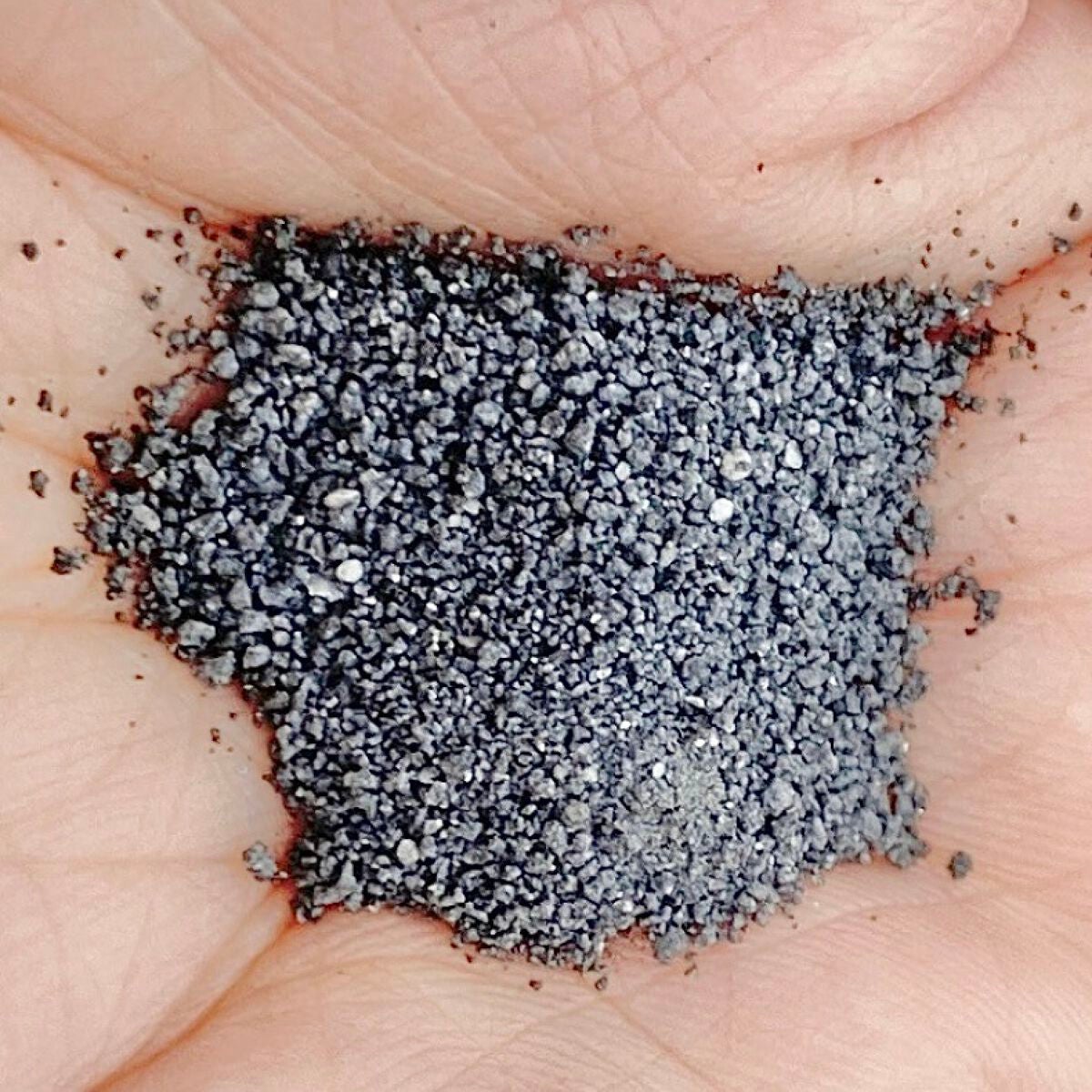 漆黒ミネラルパウダーウォッシュ/fonskin/洗顔パウダーを使ったクチコミ(3枚目)