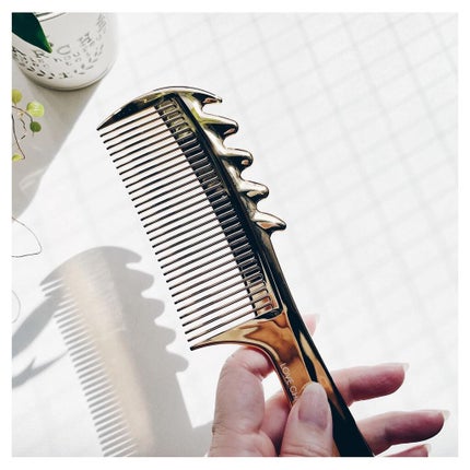 K24GP スカルプカッサ ゴールド/LOVECHROME/ヘアコームを使ったクチコミ(5枚目)