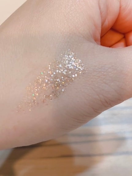 ダズルシャドウ リキッド/M・A・C/リキッドアイシャドウを使ったクチコミ(5枚目)