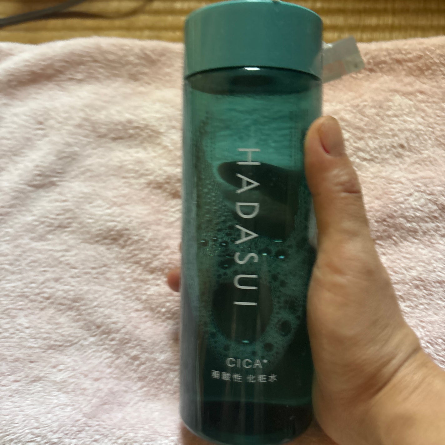 マキ on LIPS 「肌水、スキンローション保湿液。CICA配合の深くうるおう肌水、..」(1枚目)