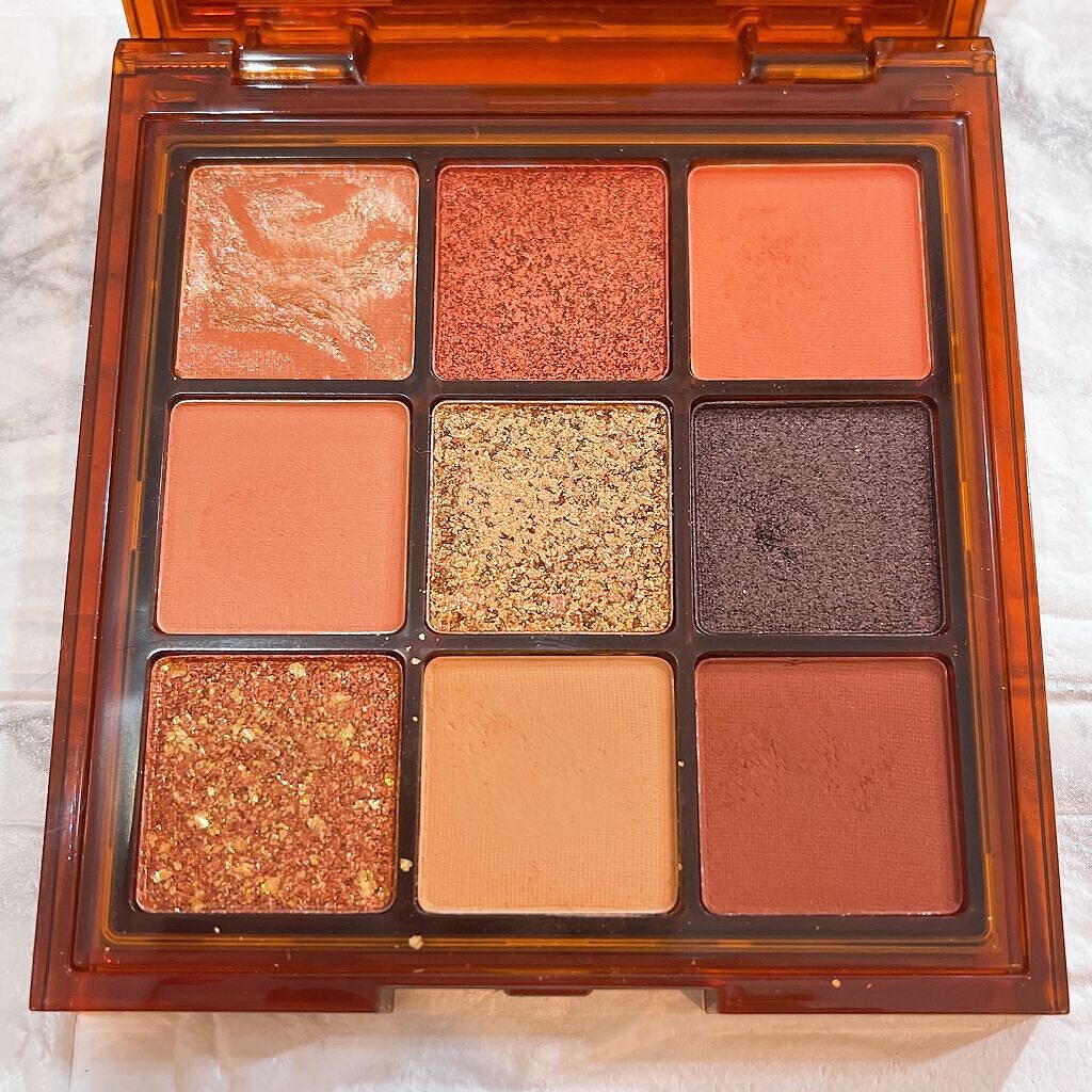 Huda Beauty camelbrown