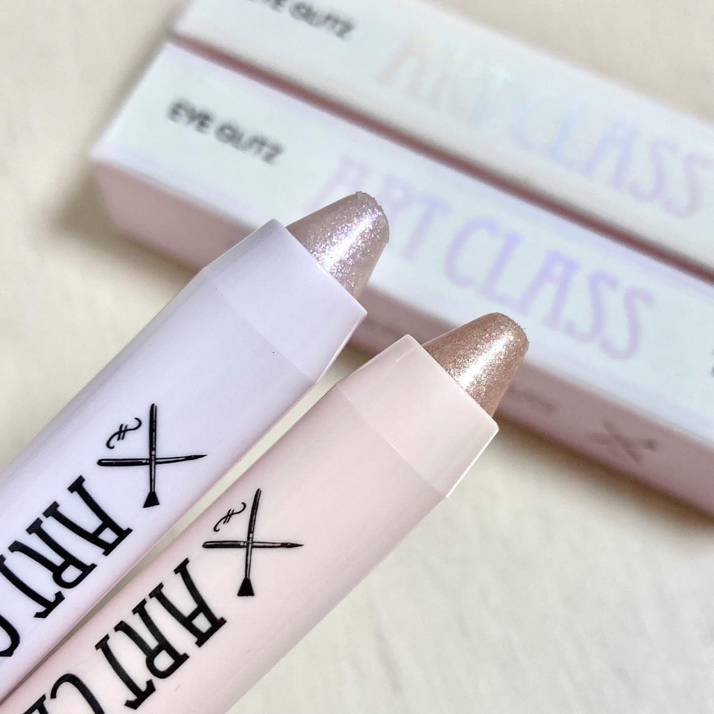 アートクラス アイグリッツ/too cool for school/スティックアイシャドウを使ったクチコミ(1枚目)