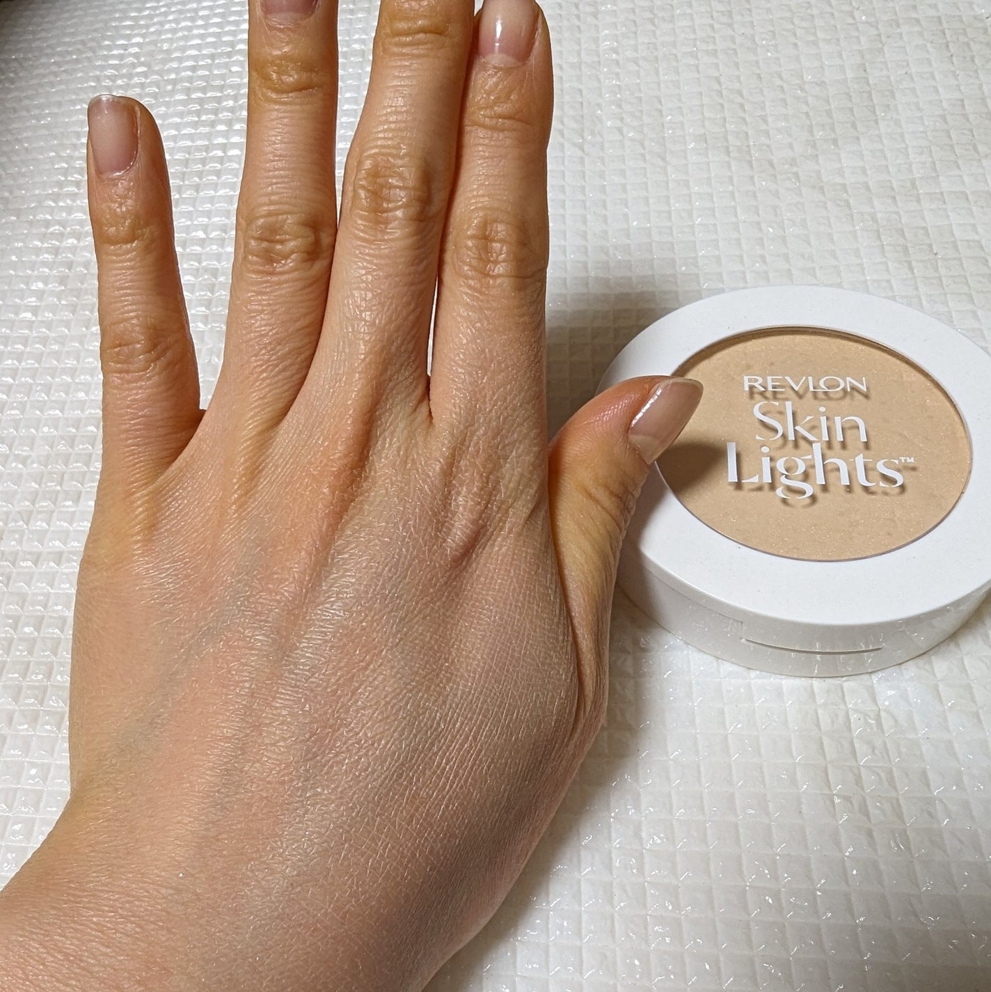 スキンライト プレスト パウダー N/REVLON/プレストパウダーを使ったクチコミ(3枚目)