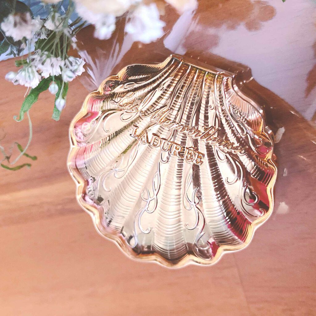 リミテッド エディション パウダー ケース/レ・メルヴェイユーズ ラデュレ/その他化粧小物を使ったクチコミ(3枚目)