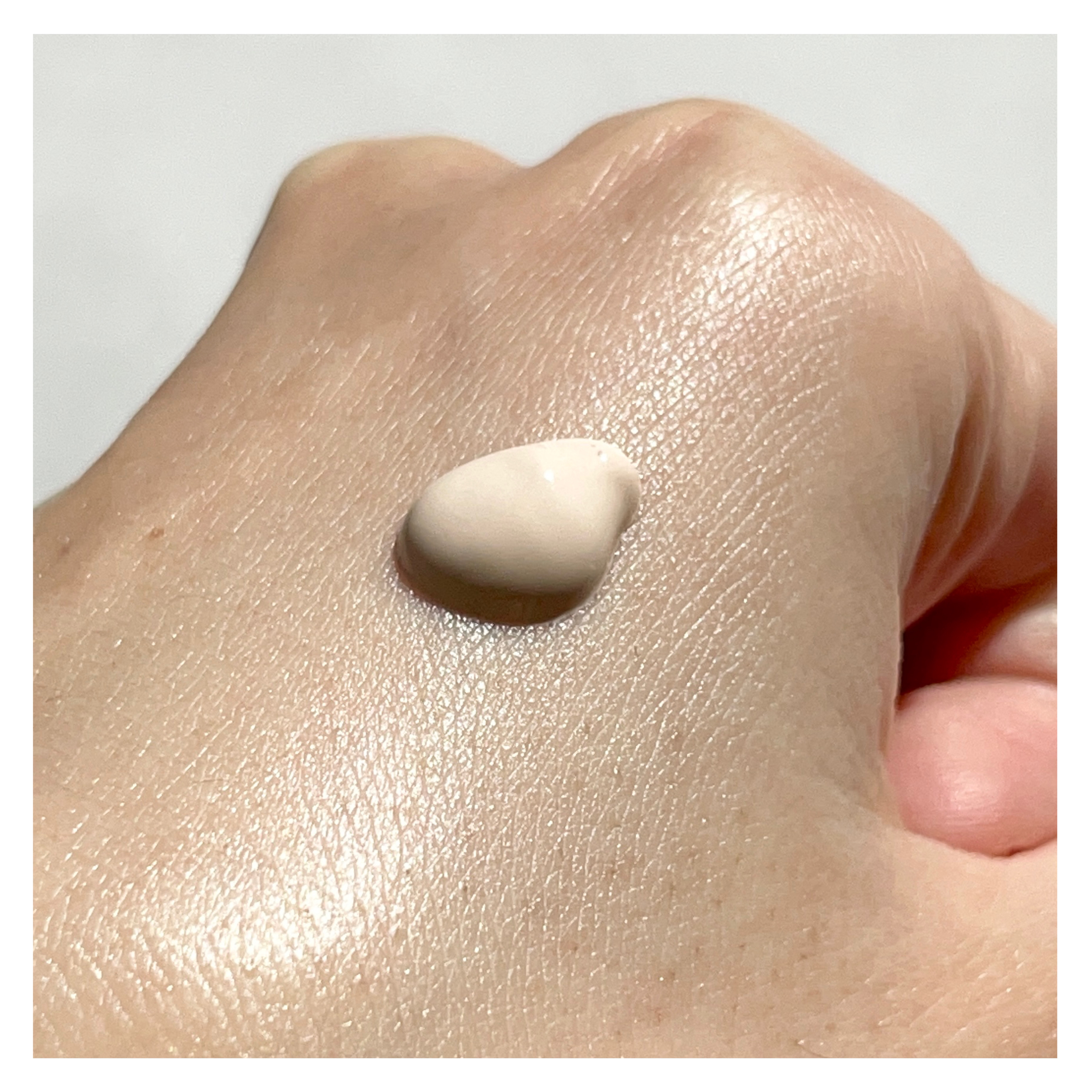 ライトリフレクティング　トーンアップヴェール/NARS/化粧下地を使ったクチコミ（2枚目）