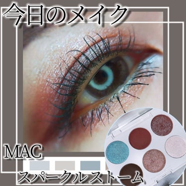 M・A・C スコール ゴールズ アイシャドウ パレット × 6のクチコミ「MAC 2023ホリデーのスパークルストーム🥰青ラメと偏光ラメが可愛いパレットで今日のメイク❣.....」（1枚目）