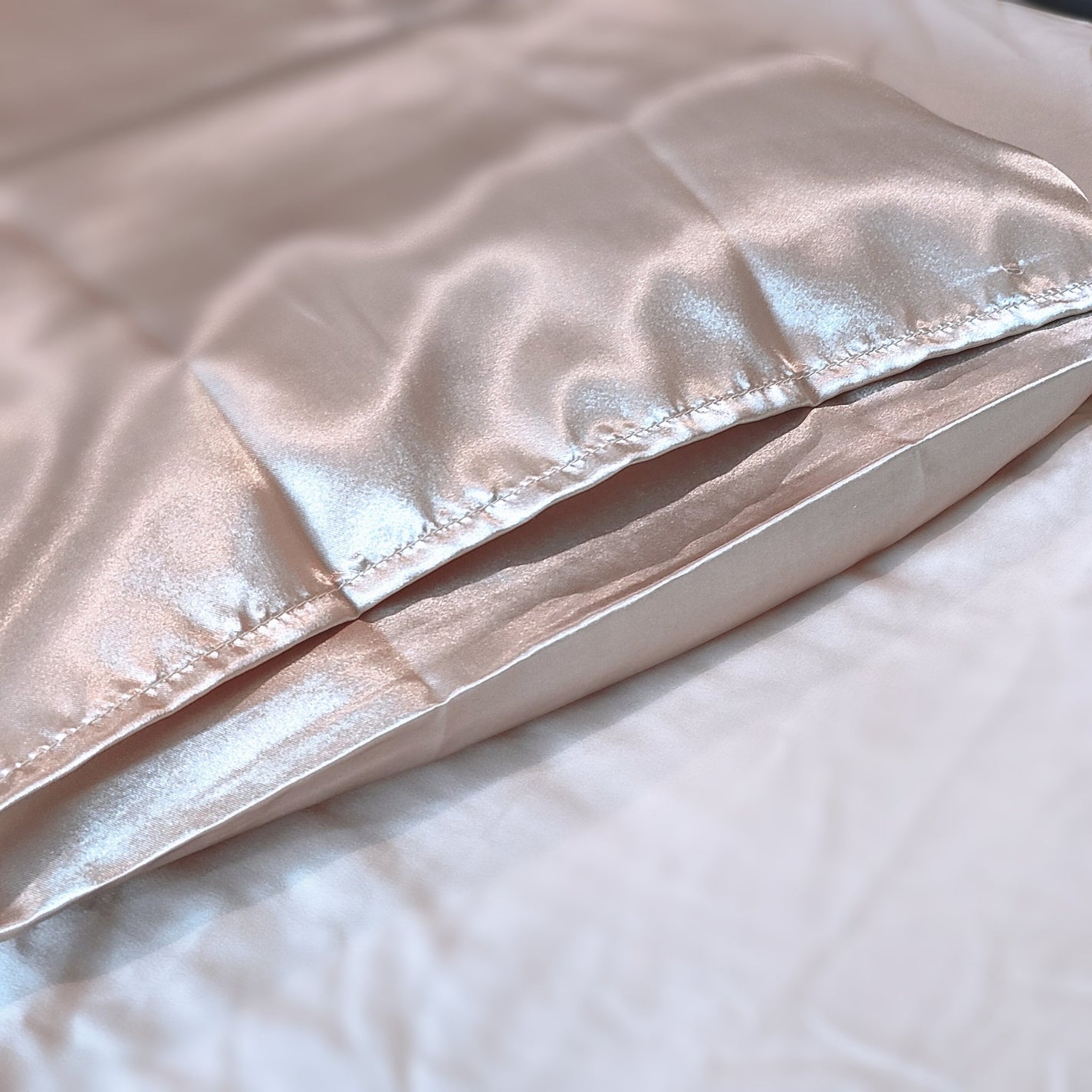 Panamama【フォロバ】 on LIPS 「洗えるシルクの枕カバーAeroSilkしっとりした肌触りのシル..」(2枚目)