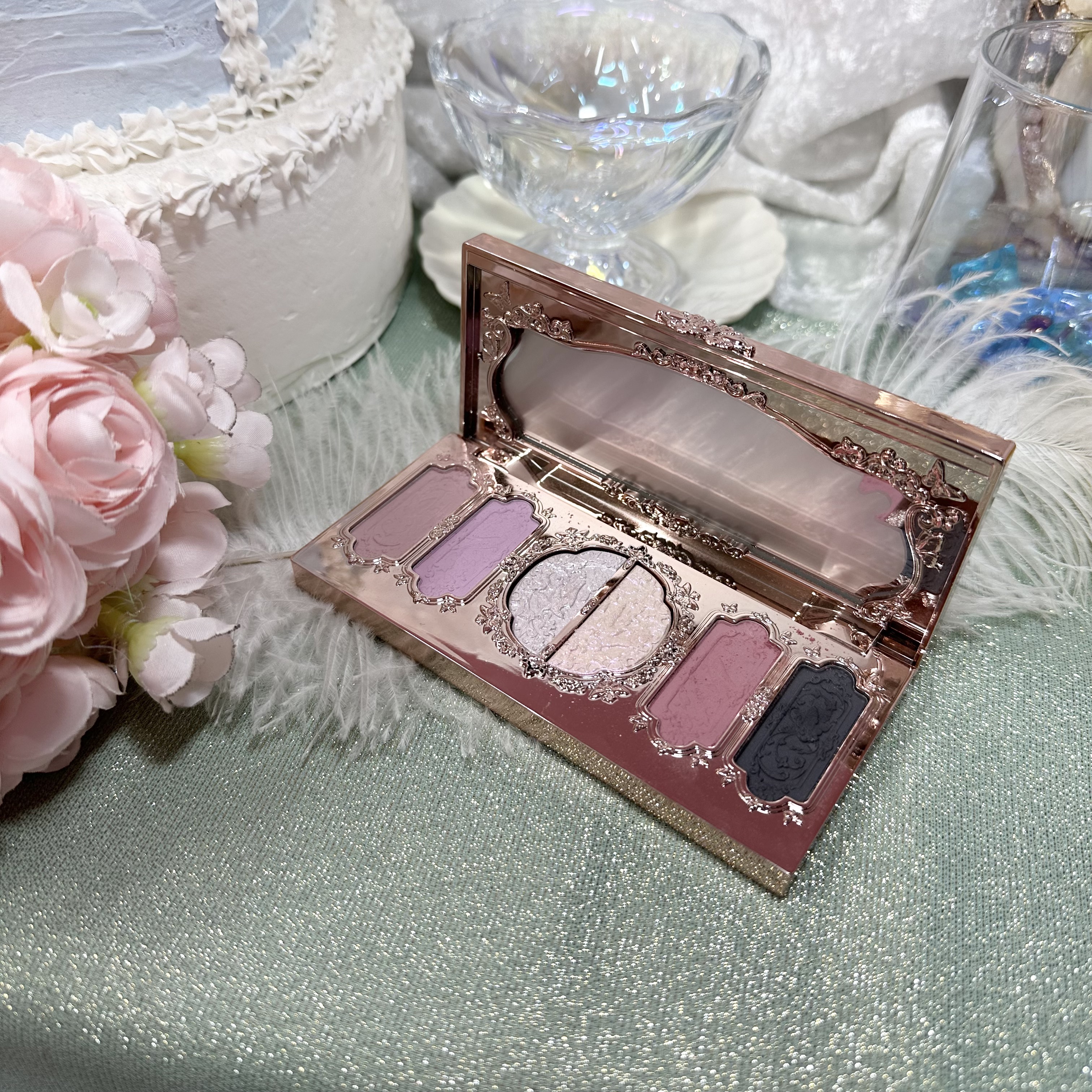 胡蝶雲肩6色アイシャドウパレット/FlowerKnows/アイシャドウパレットを使ったクチコミ（2枚目）