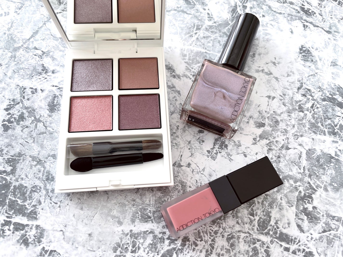 ホリデー アディクション サイレント ウィッシュⅠ/ADDICTION/メイクアップキットを使ったクチコミ(5枚目)