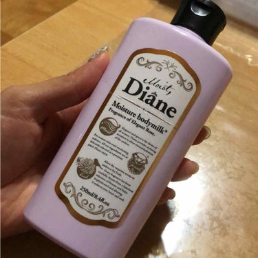ダイアン ボディミルク エレガントローズの香りのクチコミ「商品部の友達からのいただきもの
お風呂上がりに脚に塗っています
香りはいいのですがすごく保湿さ.....」（1枚目）