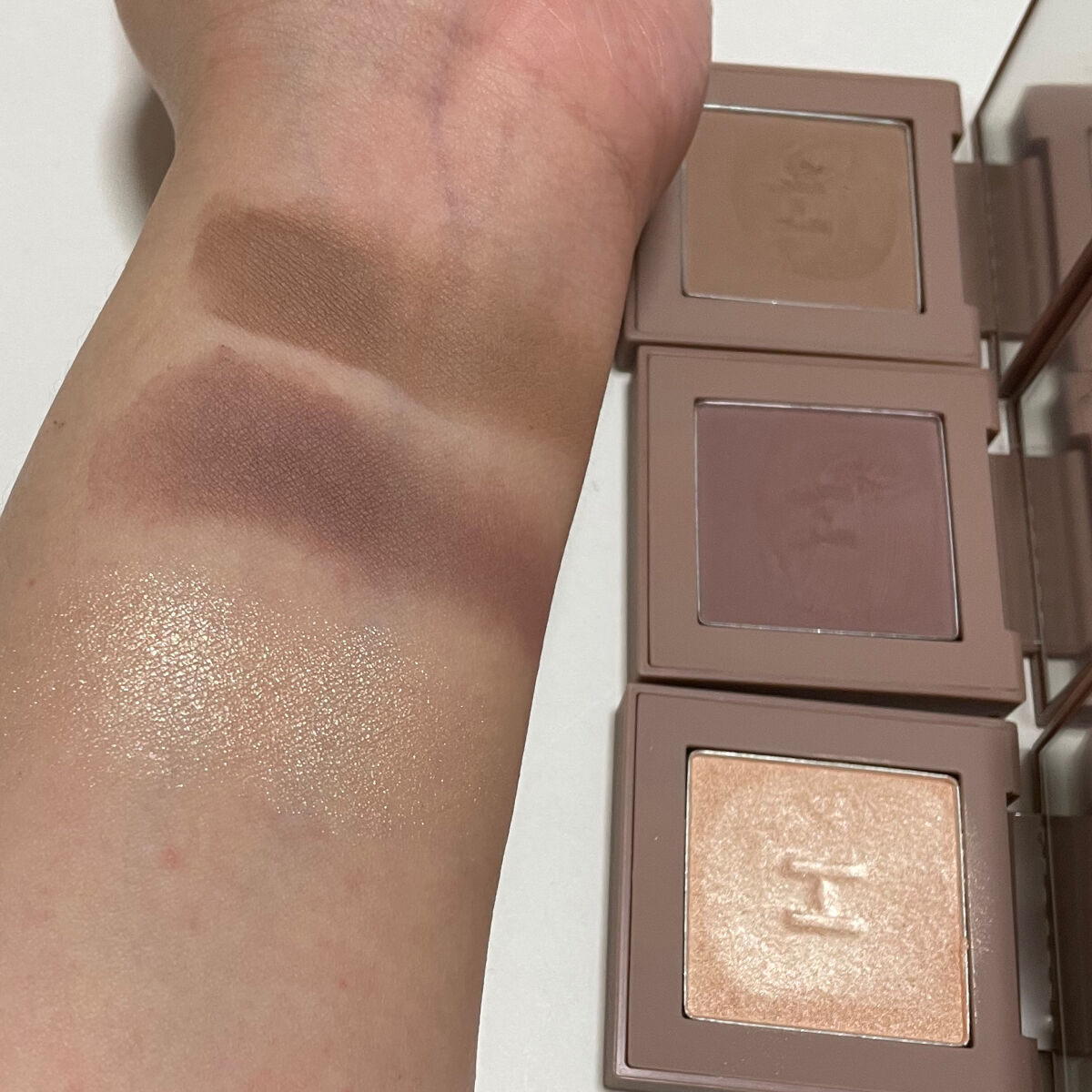 ニューデップスアイシャドウ G001 リフレクション/hince/単色アイシャドウを使ったクチコミ（2枚目）