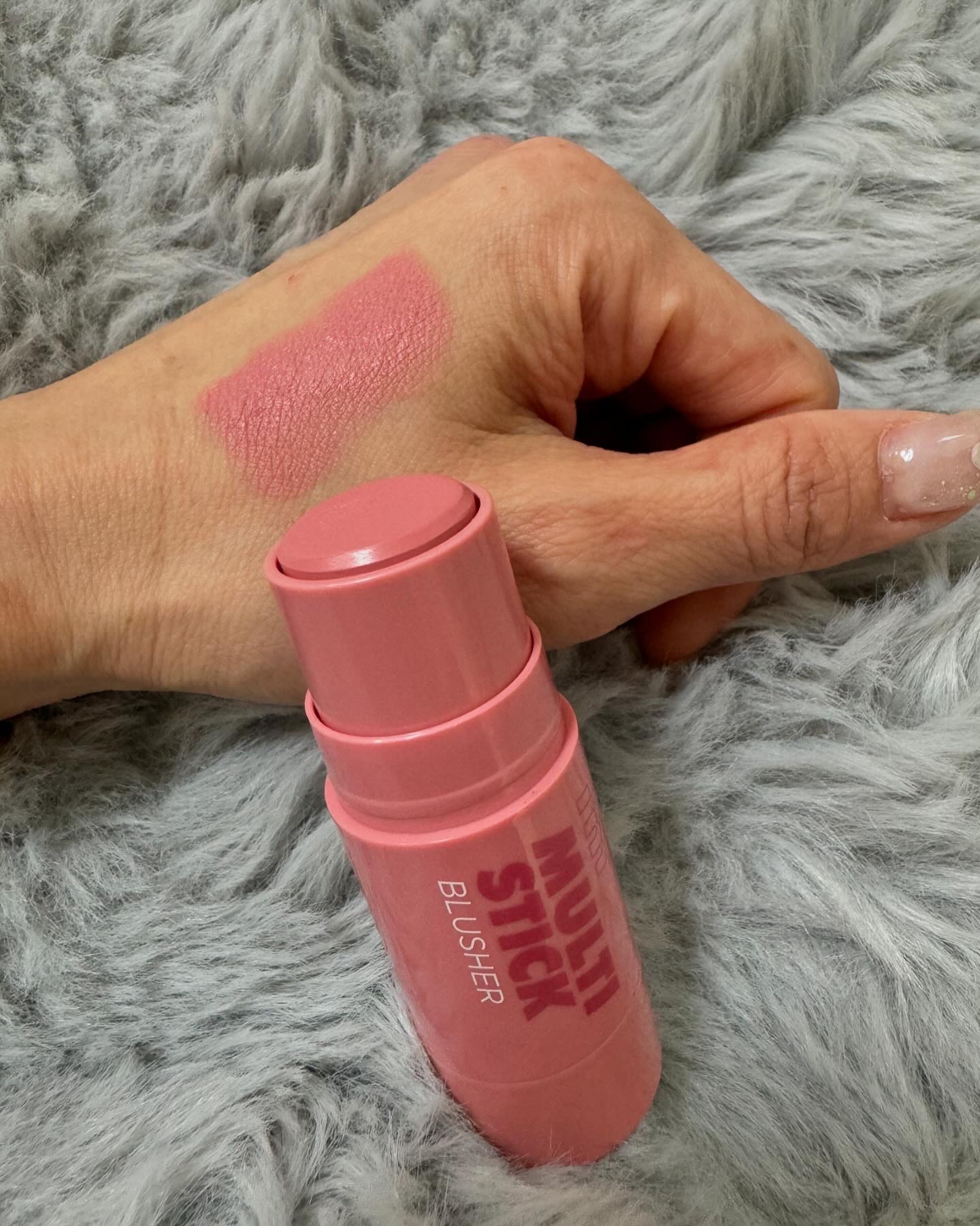 アイムマルチスティックブラッシャー/i’m meme/ジェル・クリームチークを使ったクチコミ（3枚目）