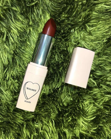 💄今人気のwhomeeのリップスティック request ボルドー💄

広島のロフトでゲットすることができました🤩ほんとはオイルミストが欲しかったのですが、売り切れてたためこのリップだけ買ってみました！