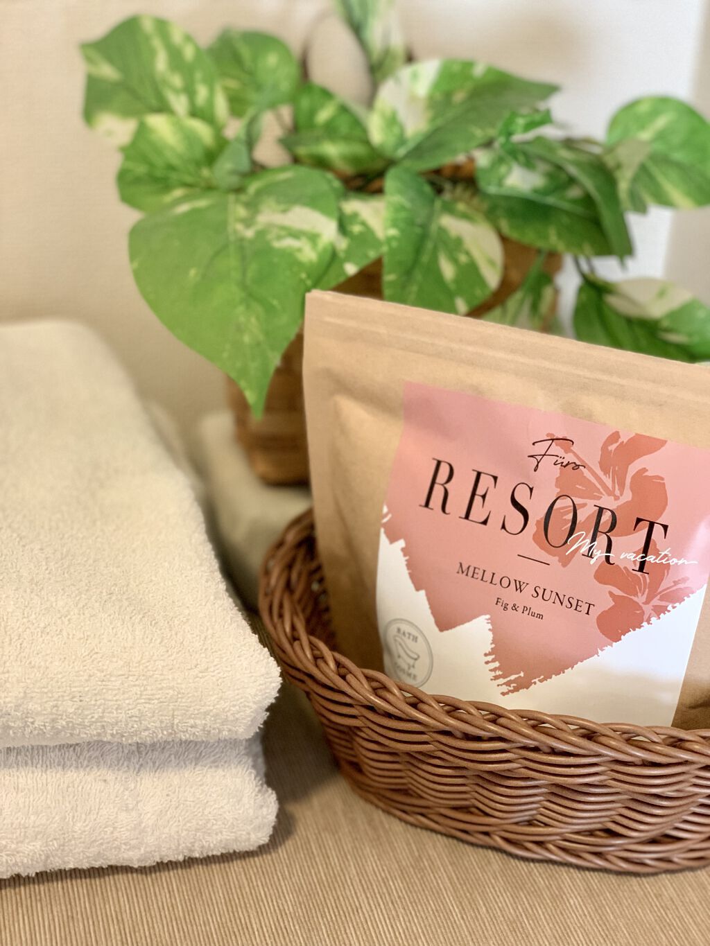 .
.
.
まだまだ開放的になる
のは怖いけど
あーハワイ🌴に行きたい
.沖縄に行きたい✈︎って
思っちゃぅ
.
.
とりあえず
#おうちリゾート 
気分だけでもね🌺
.
.
香りもいいし♡
ミネラルたっぷり
でお肌も潤いそぅ💕
.
