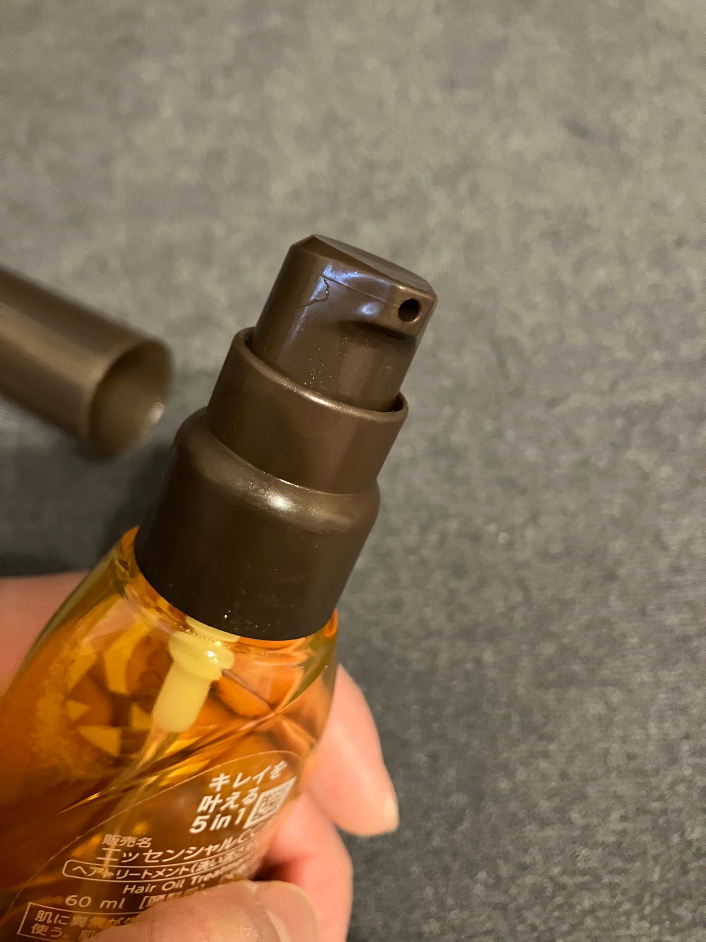 CCオイル/エッセンシャル/ヘアオイルを使ったクチコミ(3枚目)