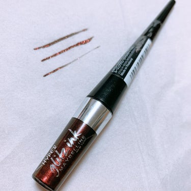 MAYBELLINE NEW YORK ハイパーグリッツインクのクチコミ「凄く、描きやすかったです。細めのラインが描きたいときにおすすめ。

グリッターのキラキラ具合は.....」（1枚目）