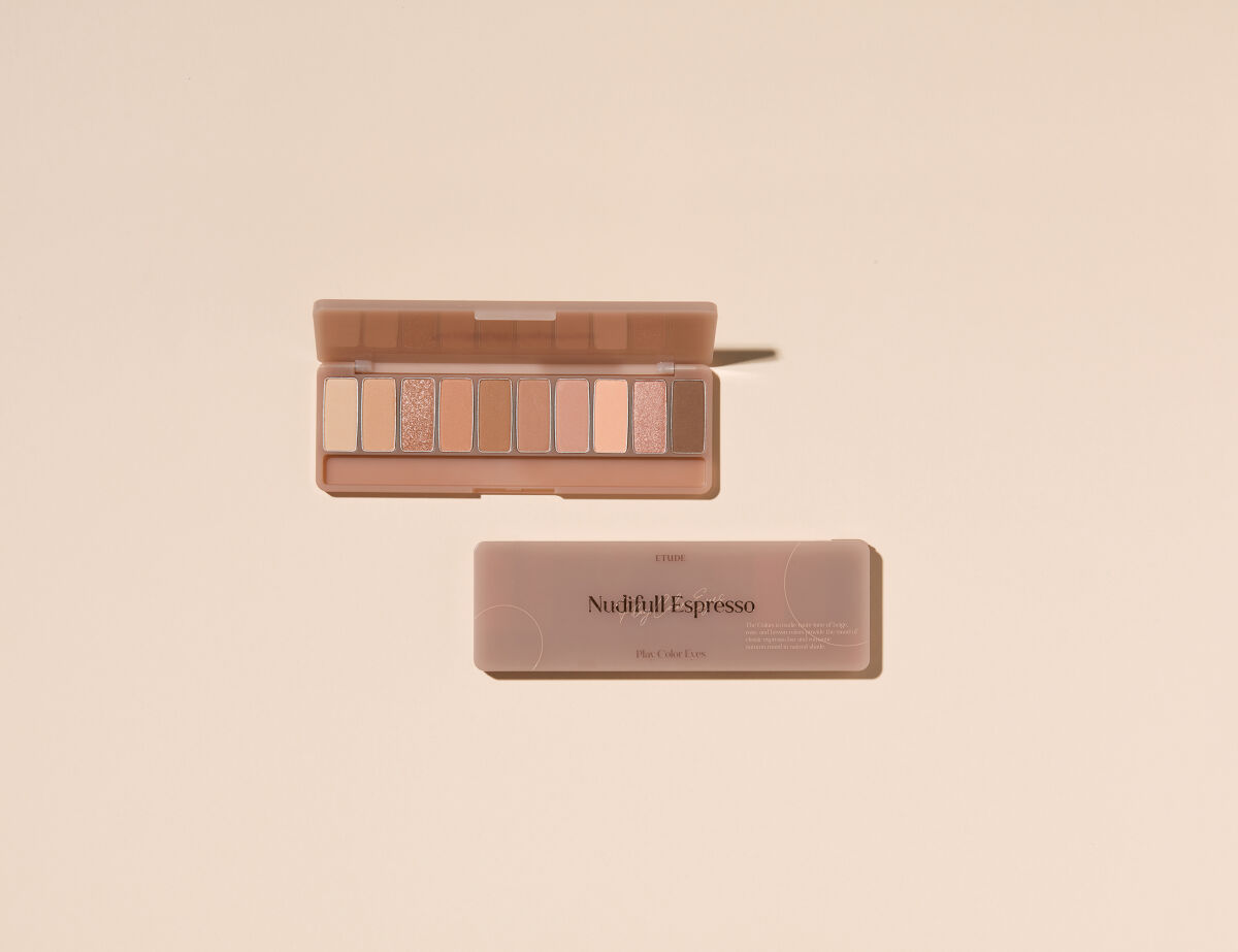 【大人気パレット秋の新色】秋のぬくもり感じるヌーディーアイ☕（2枚目）