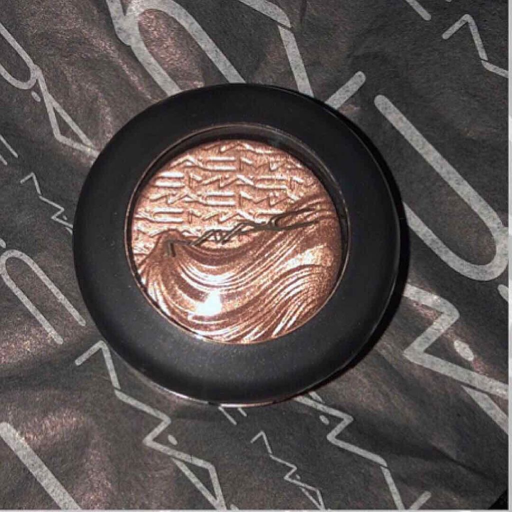 エクストラ ディメンション アイシャドウ/M・A・C/単色アイシャドウを使ったクチコミ(1枚目)