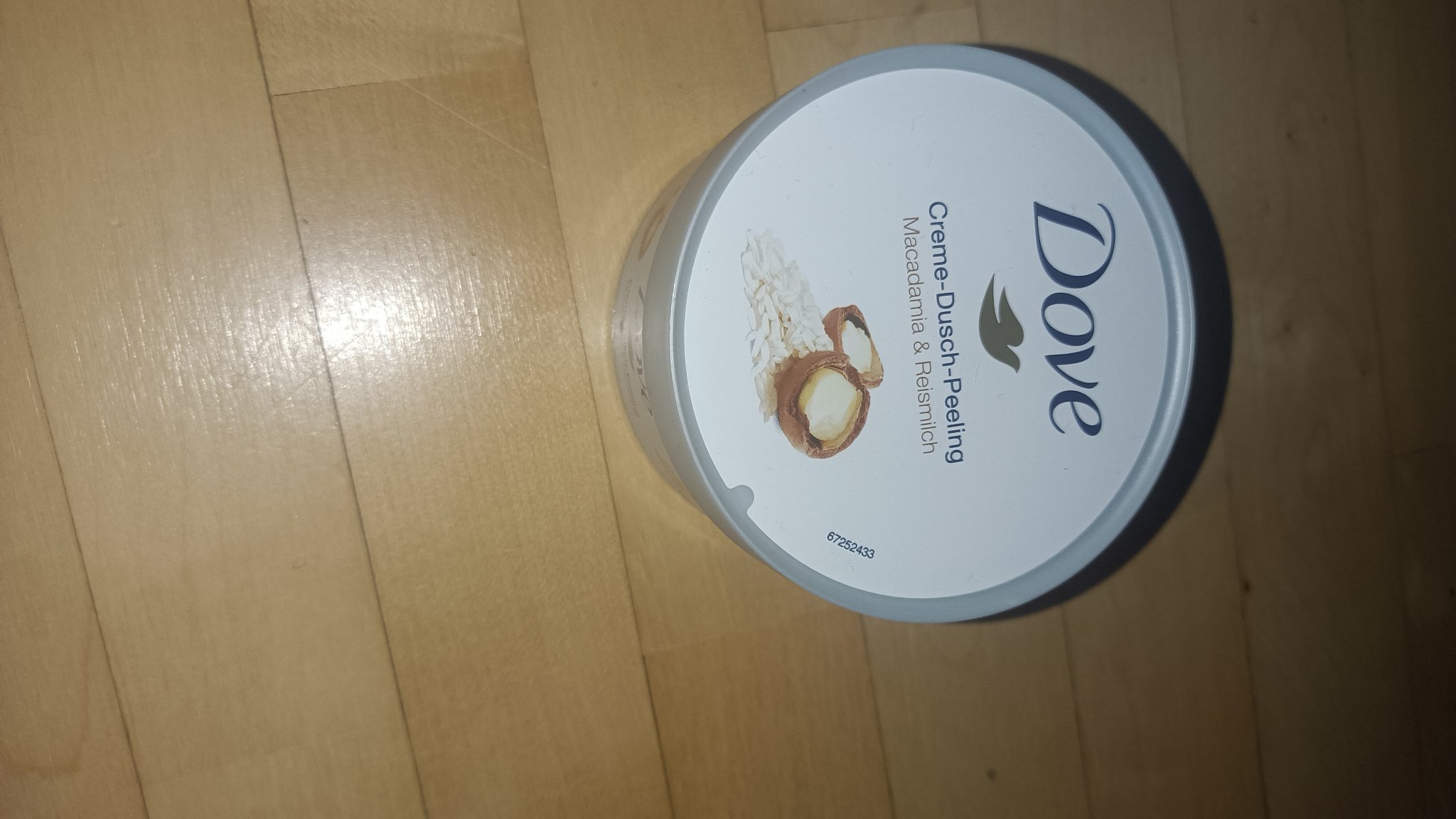 クリーミーボディスクラブ マカダミア&ライスミルク 225ml/ダヴ/ボディスクラブを使ったクチコミ（1枚目）