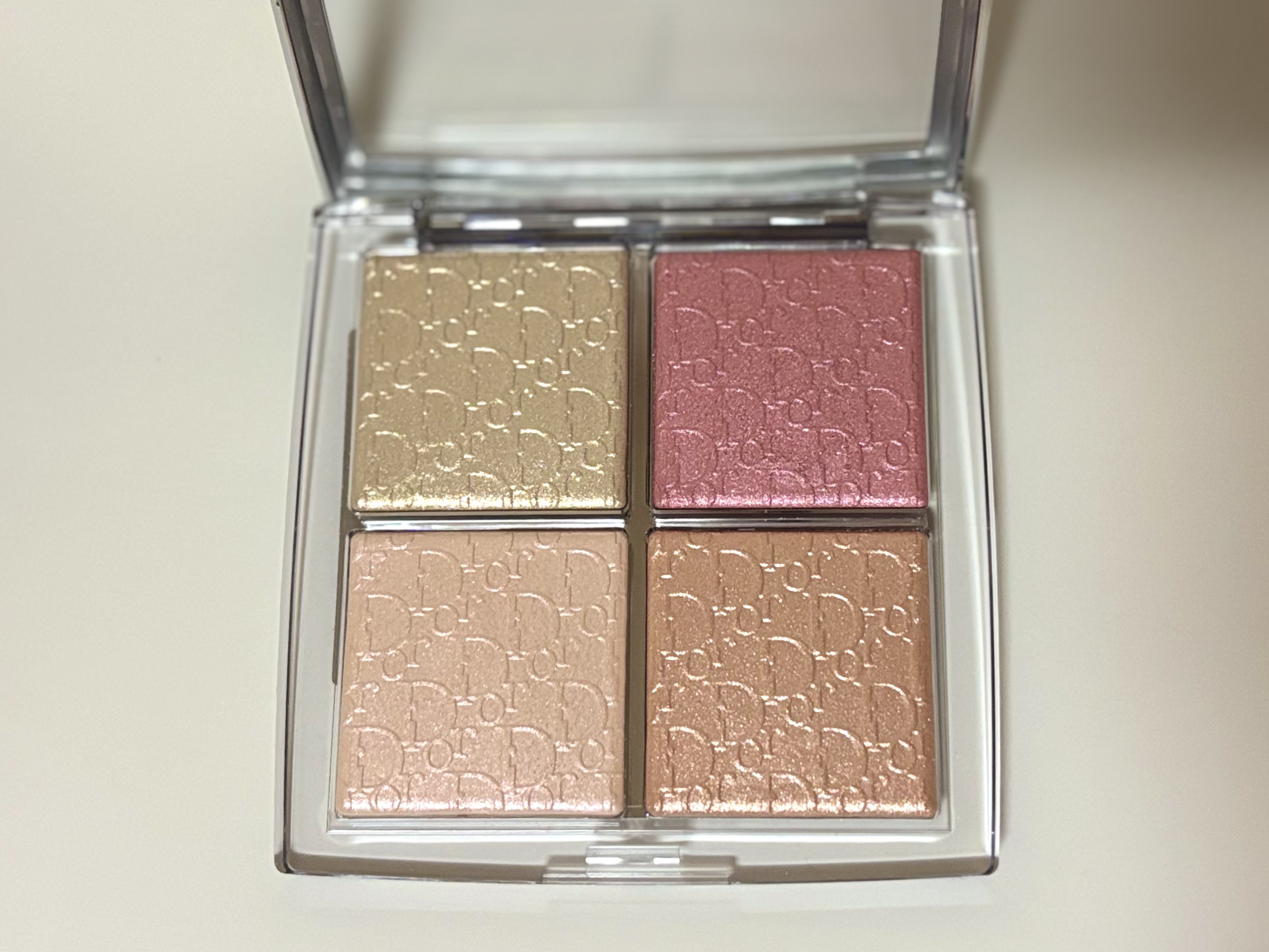 ディオール バックステージ フェイス グロウ パレット/Dior/ハイライトを使ったクチコミ（2枚目）